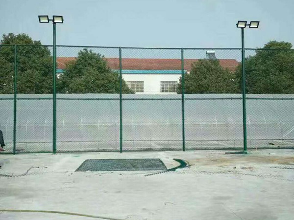 青岛篮球场围网|潍坊网球场护网|烟台体育场围栏网