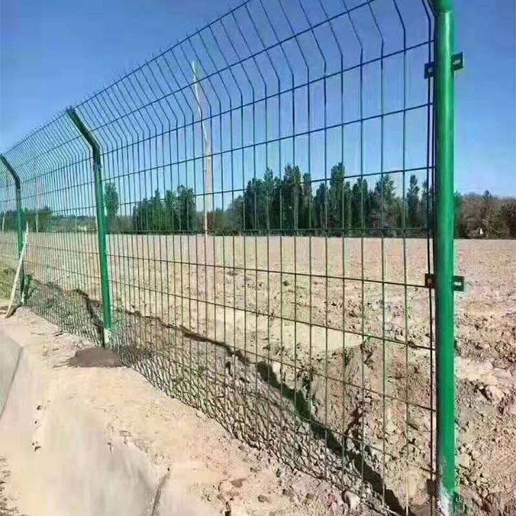 双边防护围网-圈地围栏网隔离栅-护栏网生产厂家