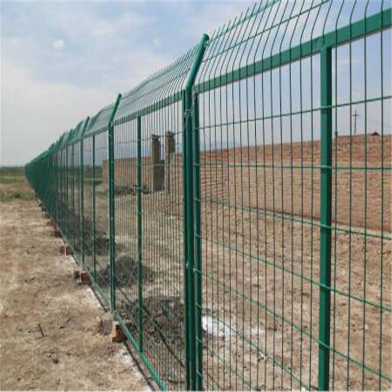 安徽隔离护栏生产厂家 路边护栏网多少钱一米 铁丝网片护栏网生产厂家