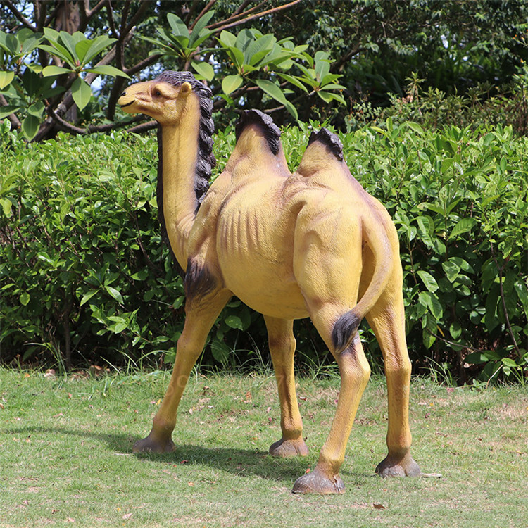长颈鹿动物雕塑