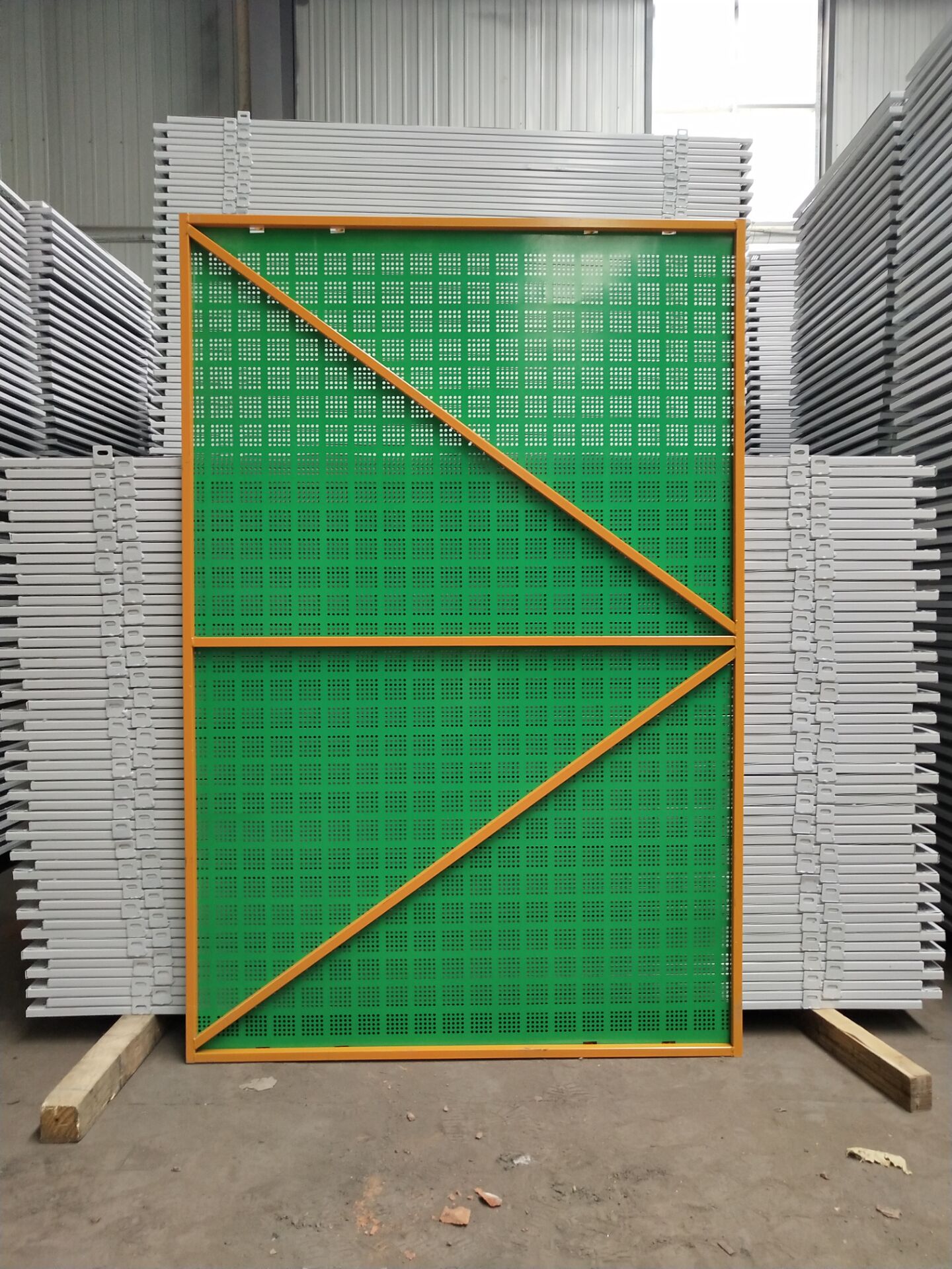 建筑工地防护安全网板喷塑爬架网片