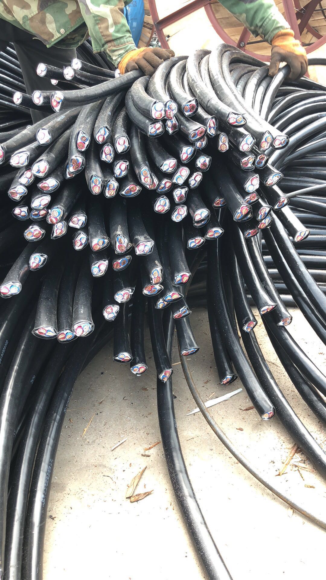 十堰电缆回收卖废旧电缆回收价格-行业!