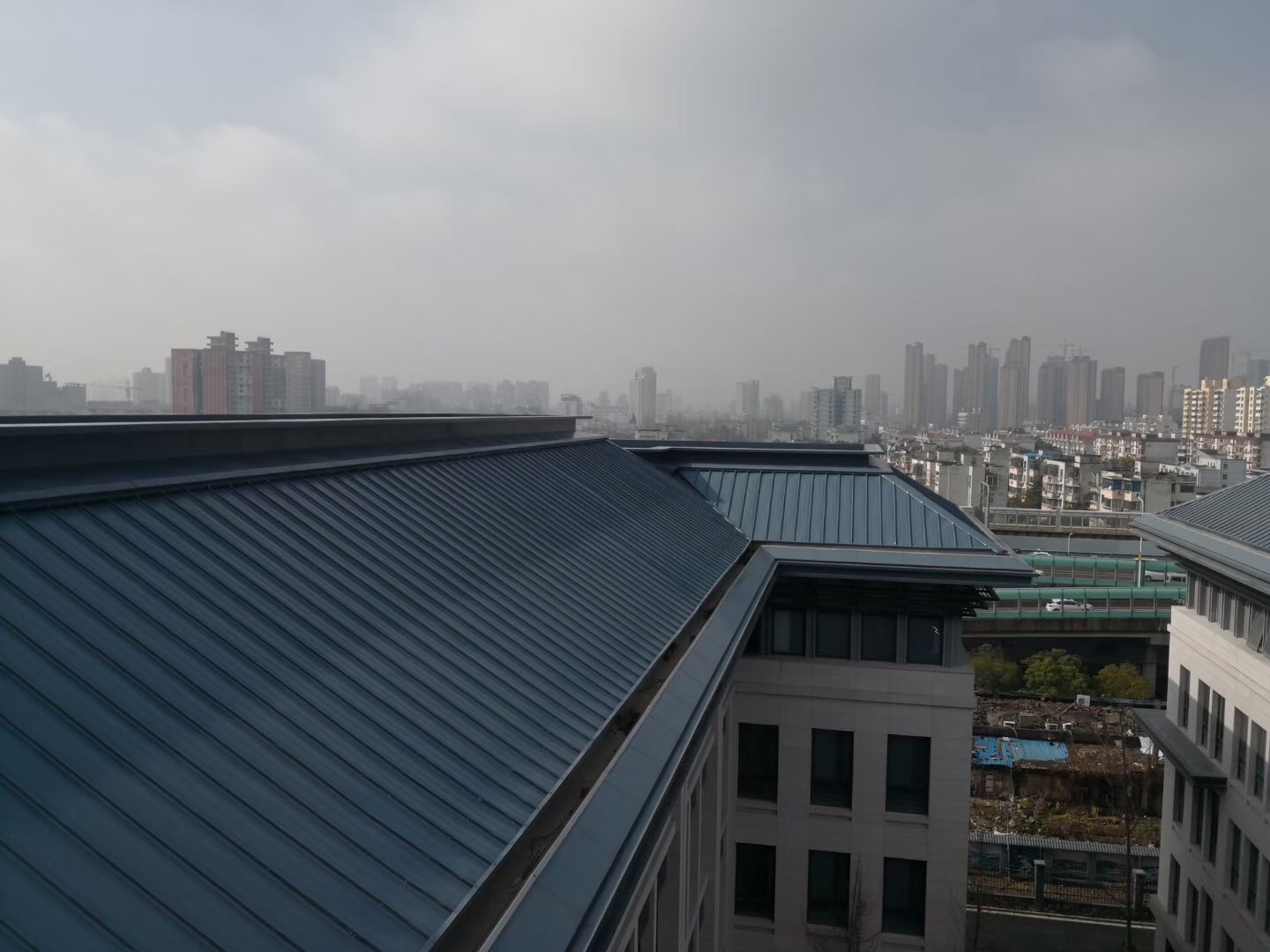 上海镀铝锌彩钢板 彩色墙面压型板