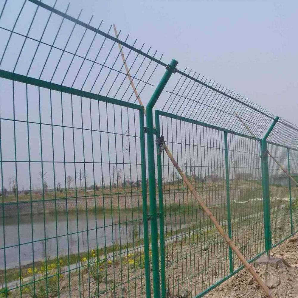 公路护栏网 框架护栏网 河道防护铁丝网