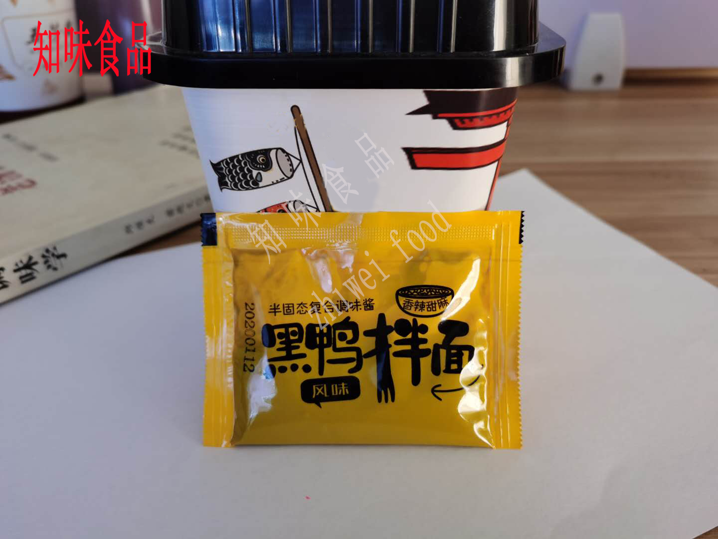 黑鸭拌面酱厂家接受各种调味酱料调料批发代理OEM代工