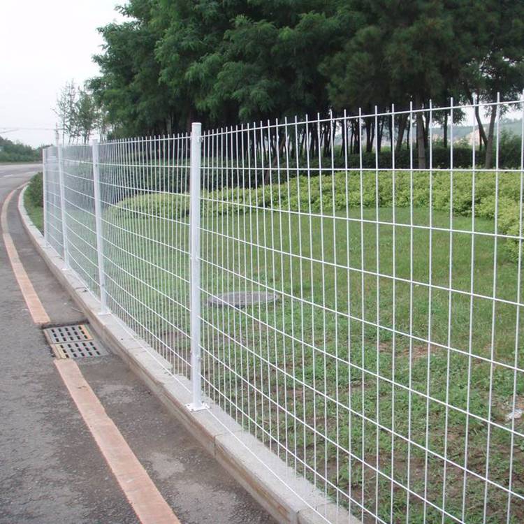 霖晖品牌**护栏网 绿化围墙防护网 草坪隔离防护