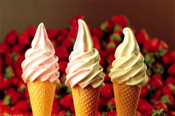 深圳冰淇淋机流动冰淇淋车售卖车 甜筒冰淇淋