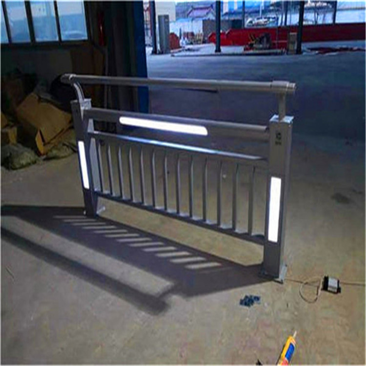 铸造石护栏钢板立柱质量好