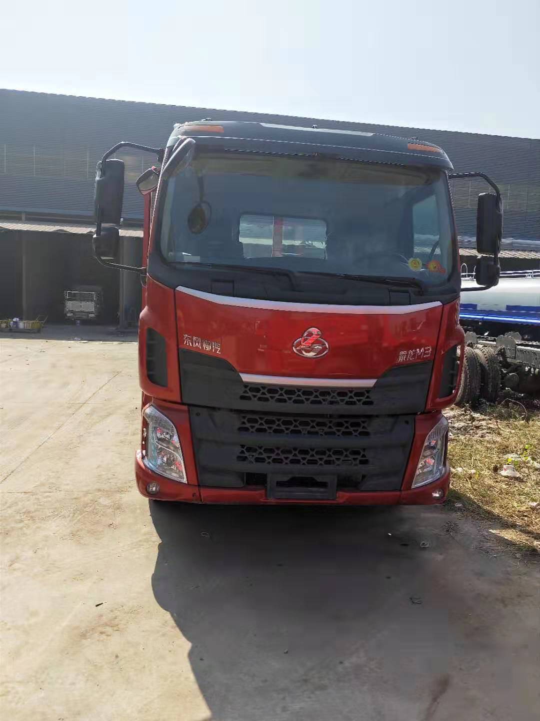 福田拉360拖车价格拉12吨的挖掘机拖车拉300型挖掘机运输车