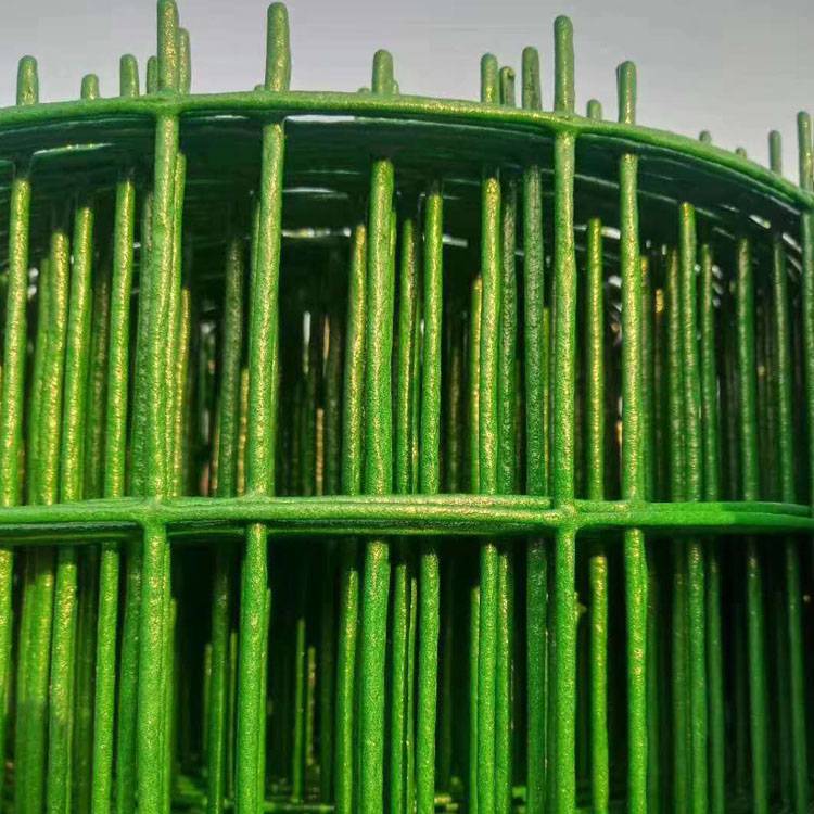 绿色浸塑方格网 1.8米圈地绿色围栏