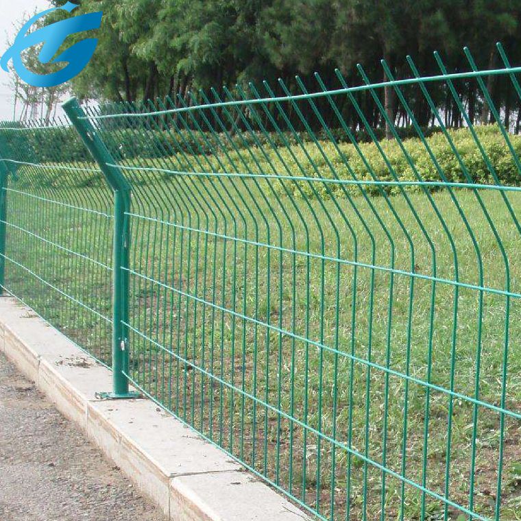 绿色双边隔离栏 浸塑隔离护栏网