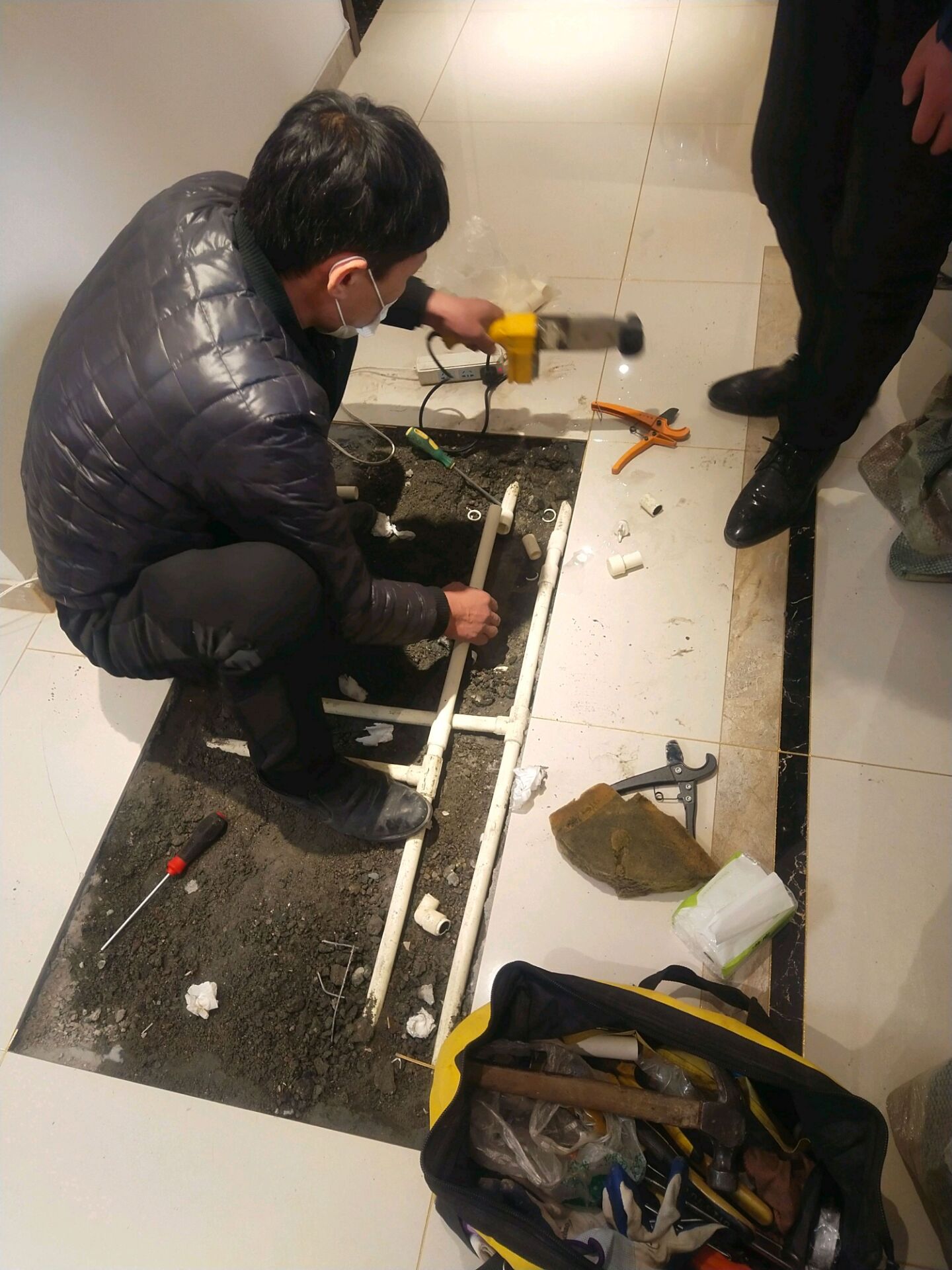 济南家里卫生间阳台渗漏水 泰安宾馆房屋渗漏水 检测