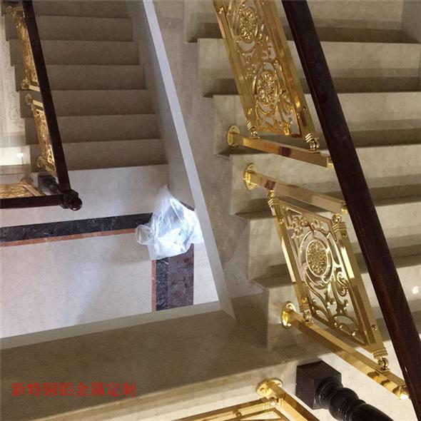 丹东仿铜铝艺楼梯扶手定制 实心铝艺楼梯扶手多种构思