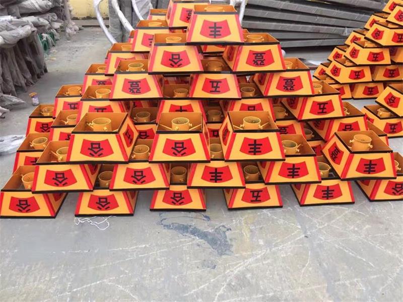 梅州马路7米8米太阳能路灯