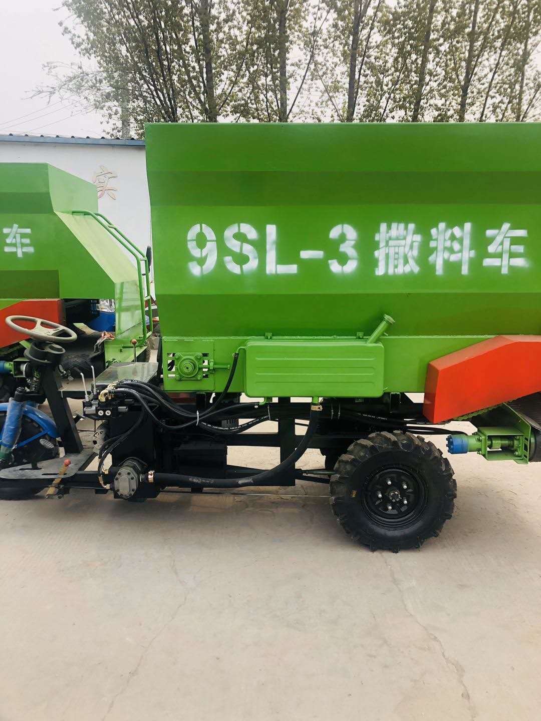 养殖场**撒料车 现货 价格便宜