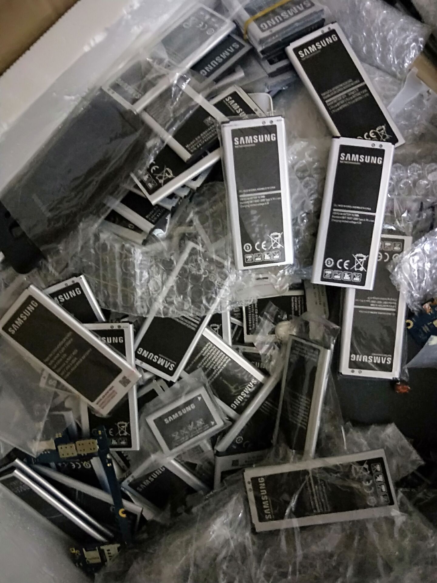高价回收惠州深圳废电池锂电池钴酸锂电池镍氢镍镉电池聚合物电池手机电池充电电池