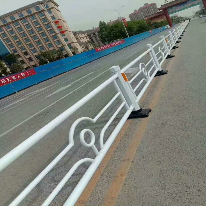 四川乐山涪陵道路护栏绿化护栏中心机非人行道护栏常州护栏厂定制