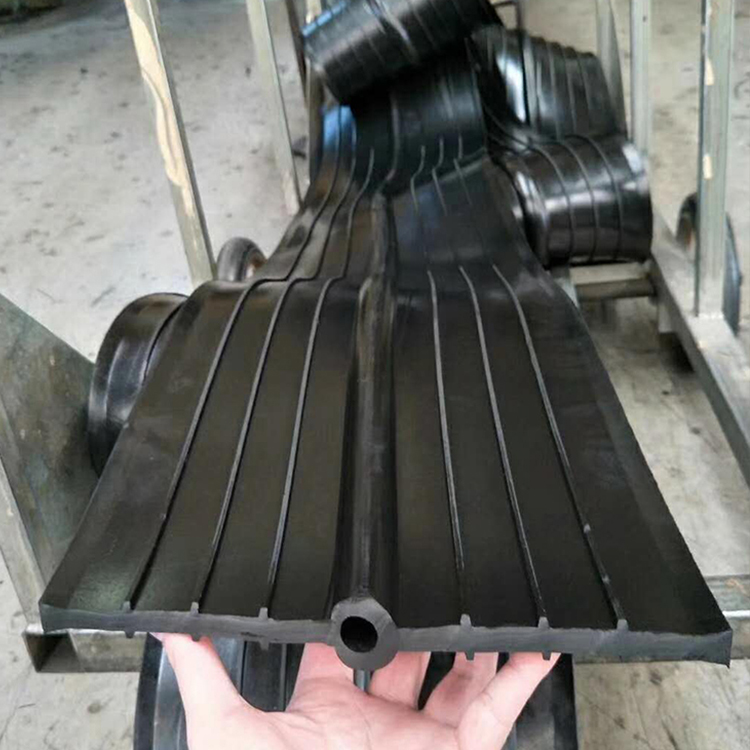 中埋式橡胶止水带厚度6-15mm可生产 外贴式钢边式异型止水带定制