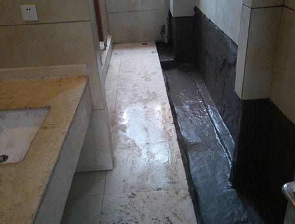 卫生间防水处理-不敲地砖