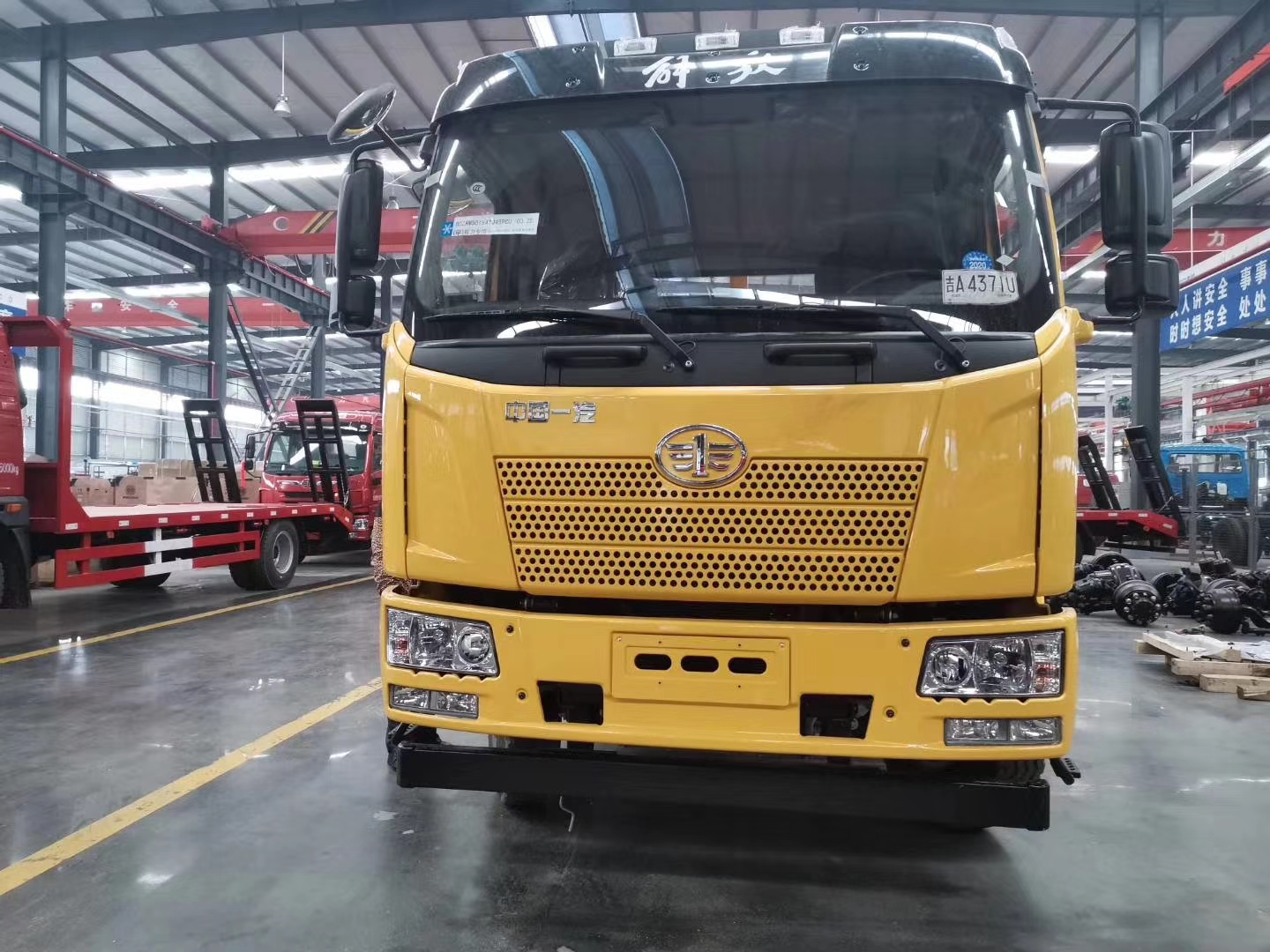 厂家挖机板车王解放J6拖板车专拖15吨钩机平板拖车