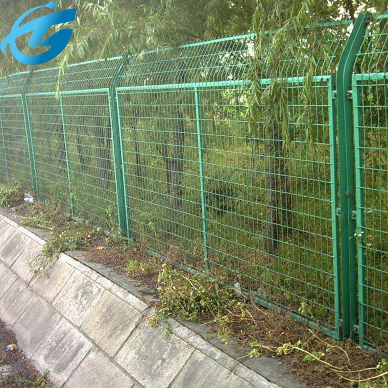 厂区隔离防护栅栏 公路焊接围栏网