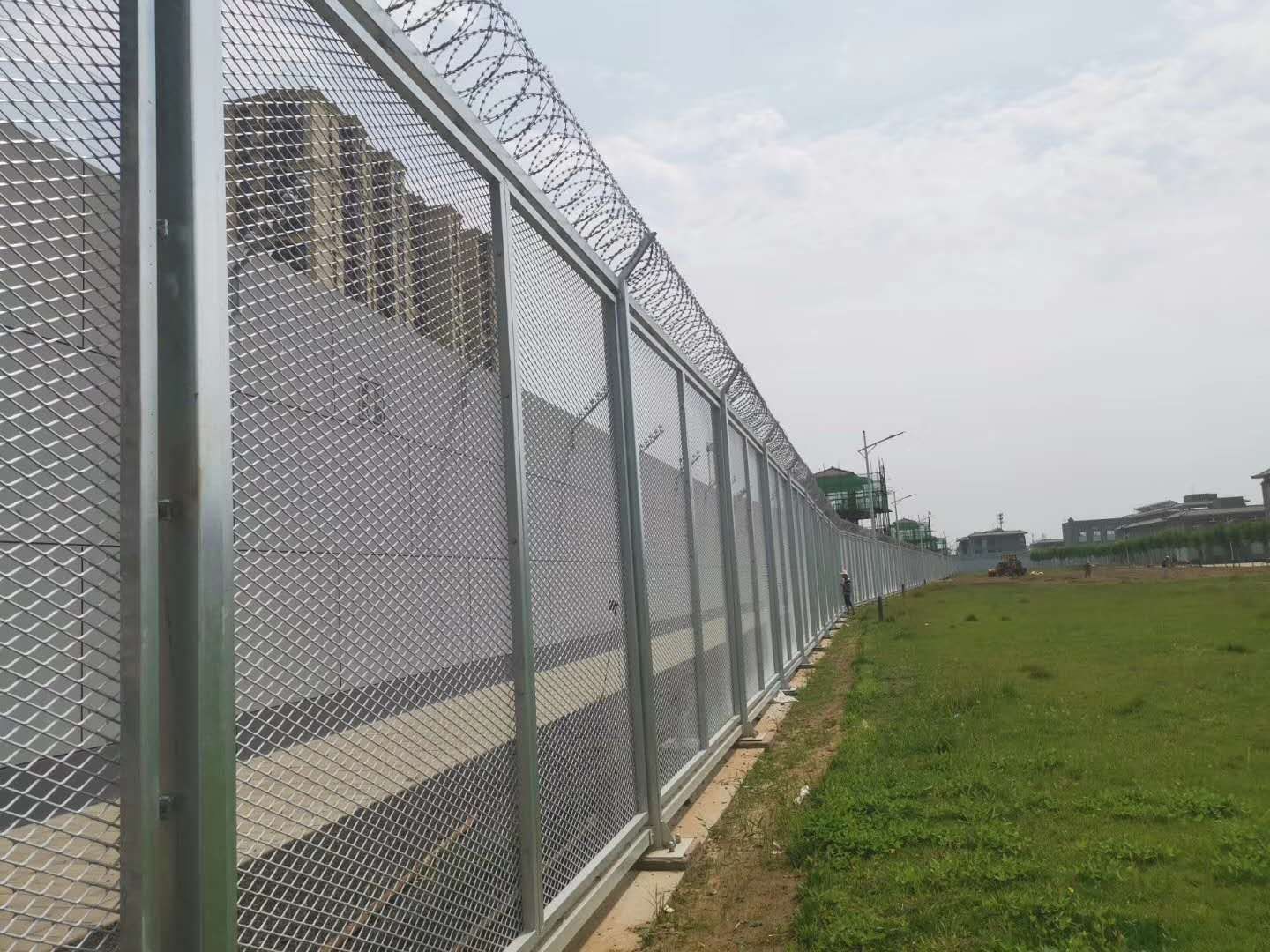 监狱放风场隔离网 监狱疫区隔离区铁网