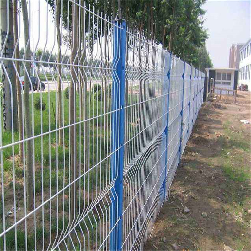 供应三角折弯桃型柱-绿化围栏桃型柱护栏网-小区防护桃型柱护栏网
