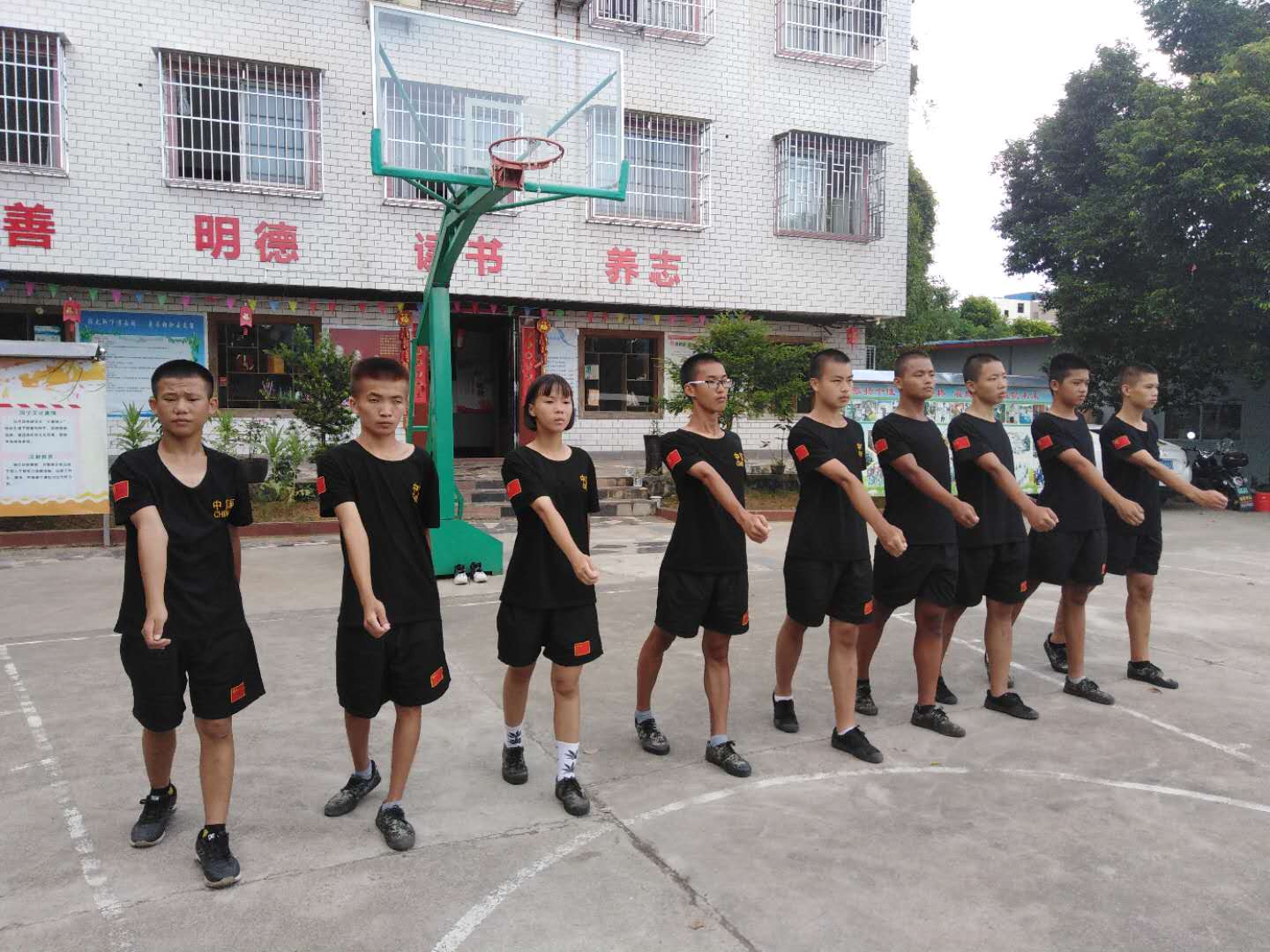 柳州正规青少年军校 广西桂林凯越拓展训练有限公司
