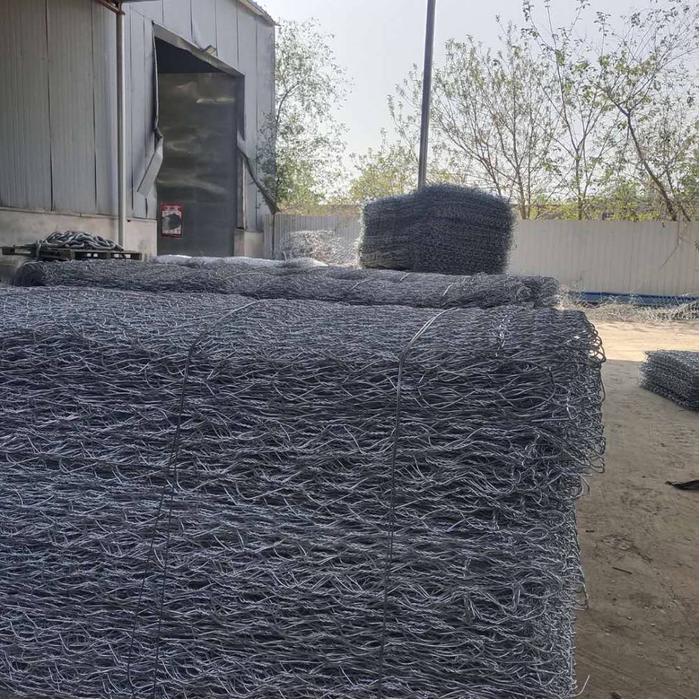 铅丝石笼网厂家 河道加固护坡网 编织六角网的安装方式