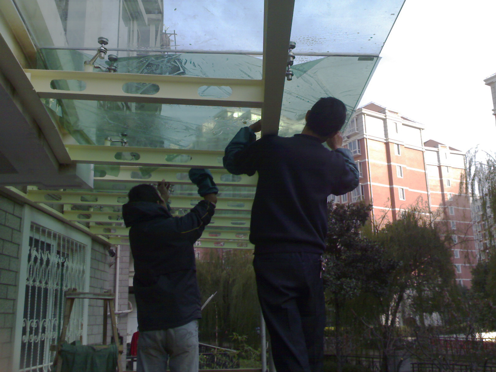 上海建筑玻璃膜-上门安装-阳光房需不需要贴隔热膜