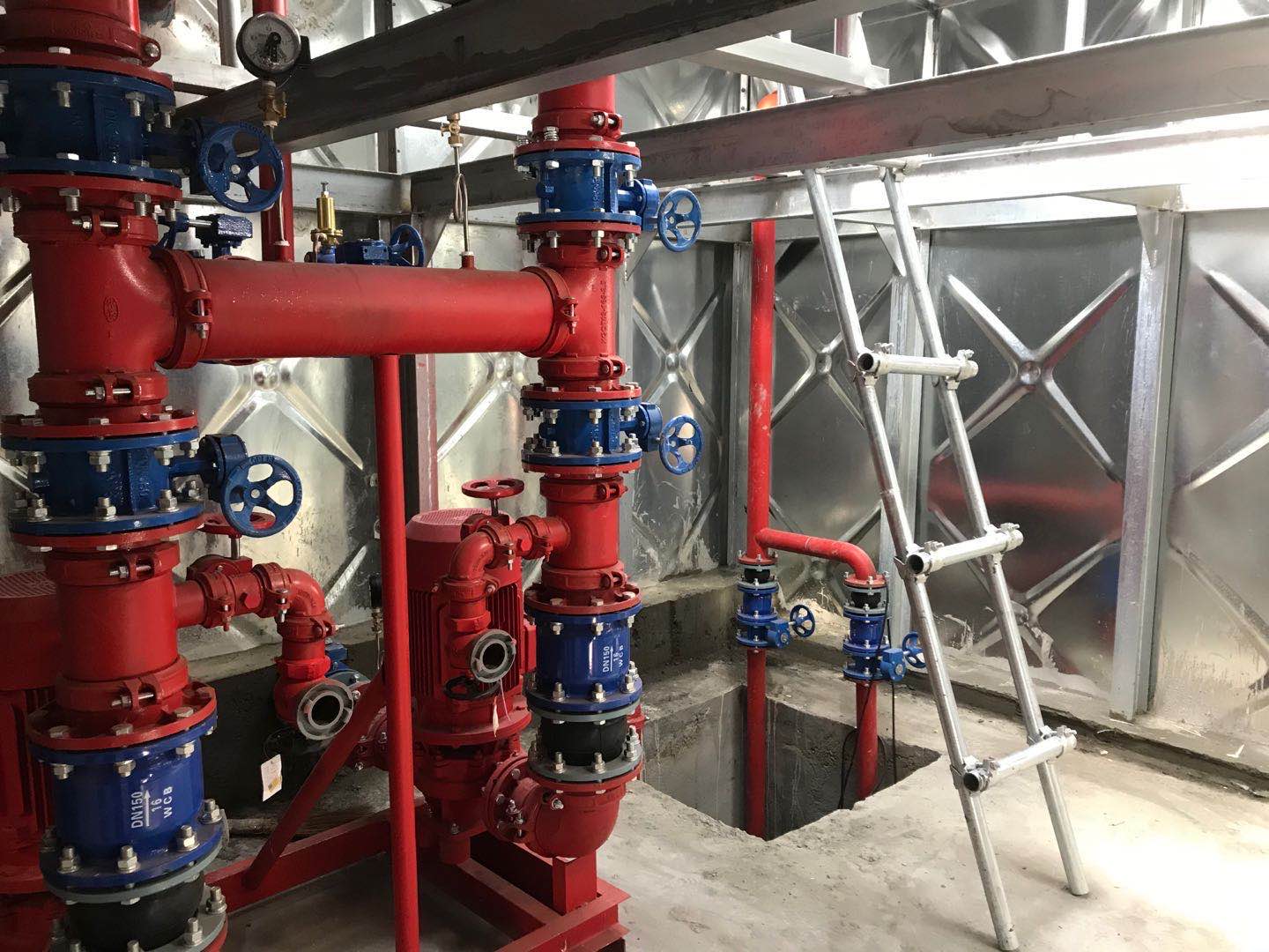抗浮式消防箱泵一体化水箱限空间施工方案