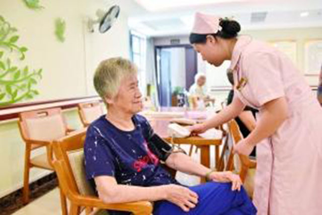 广州花都区排名成员老年公寓收费表 老人院