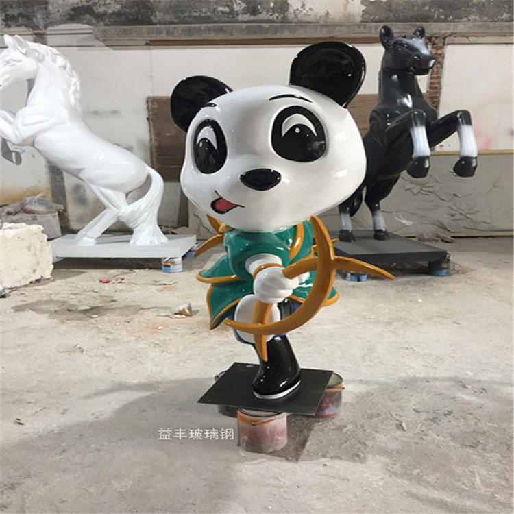 云浮吉祥物玻璃钢卡通动物雕塑厂家 汕尾玻璃钢卡通雕塑效果图 卡通熊猫雕塑吉祥物摆件