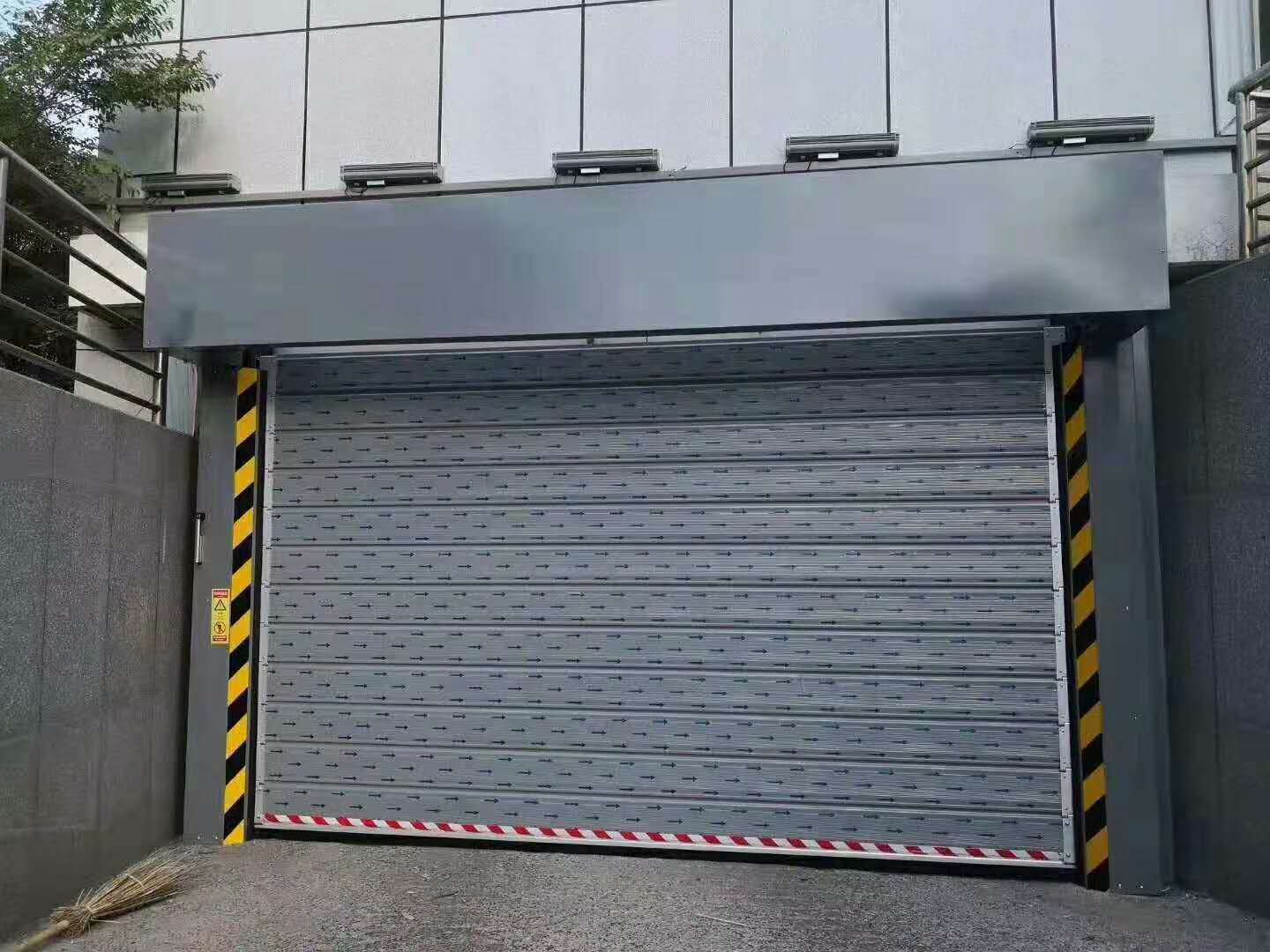 卷帘门-天津安装车间堆积门