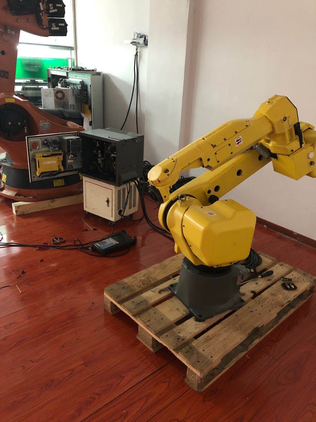 苏州安yaskawa机器人芯片级维修，安川伺服电机维修 机器人驱动器修复率90%以上安川机器人上错电维修