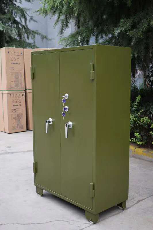 南京推出武器装备柜