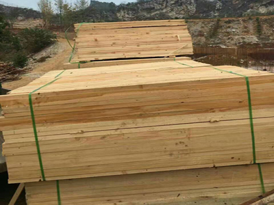 建 筑工地材料木方 厂家木方批发 建 筑木材 足尺四面见线率高
