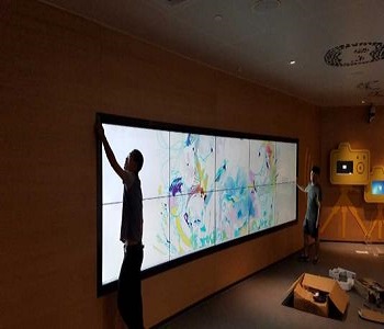 互动滑轨屏设计_凡烁_多媒体数字展厅创意解决方案