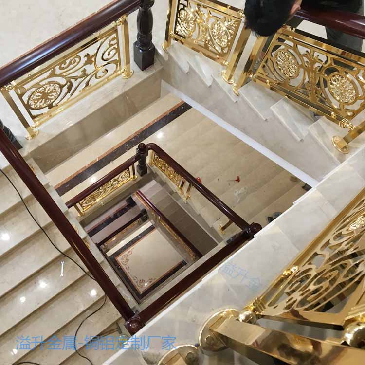 白山生产铜楼梯栏杆 铝金色楼梯栏杆