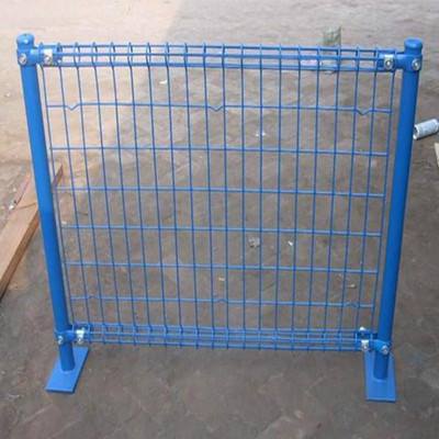 专业生产公路护栏网 框架护栏网 铁丝防护浸塑道路护栏