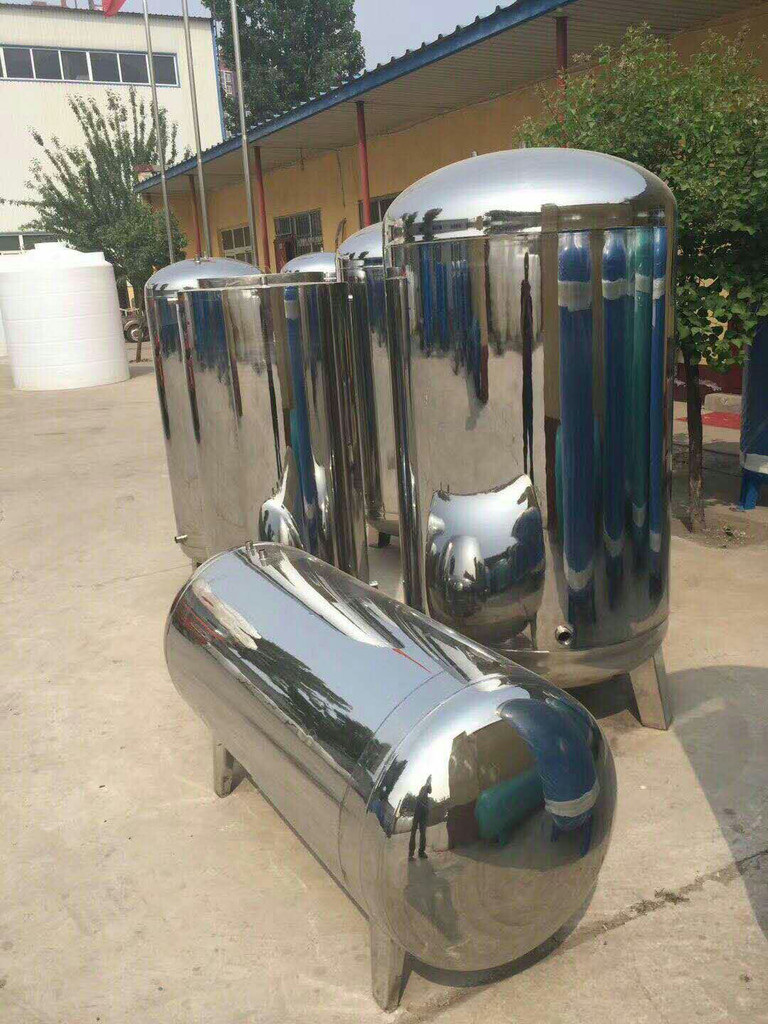山西 晋城 供应日兴 1500L 无塔供水器家用压力罐 自动供水罐 压力储水罐
