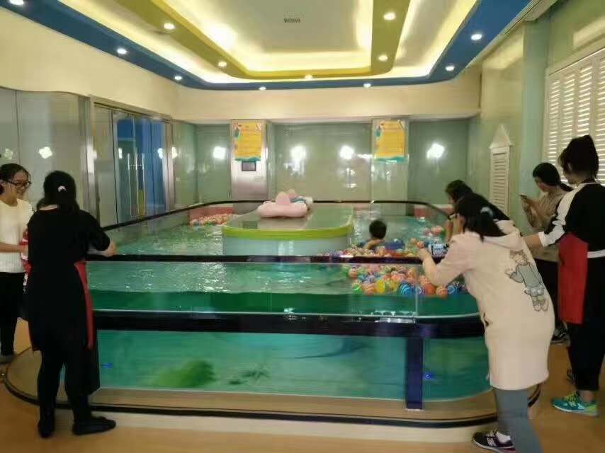 苏州婴幼儿钢化玻璃游泳池定制