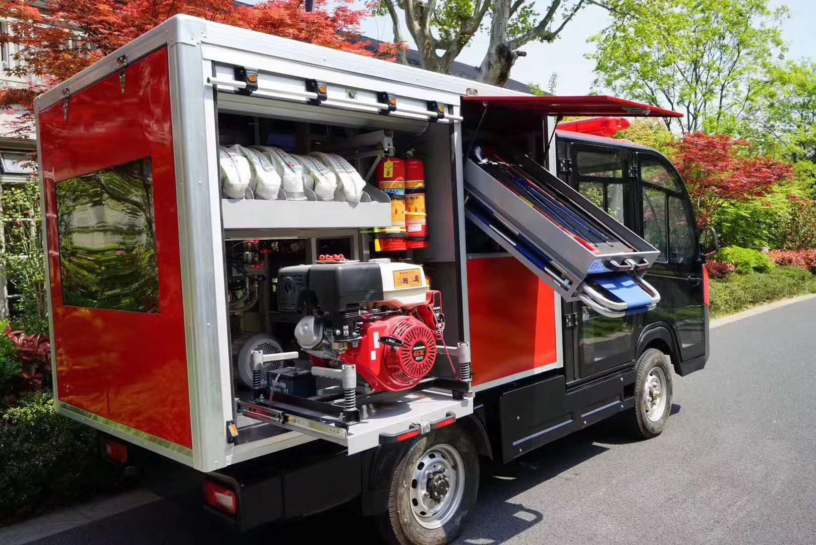 河北绿通特制版电动消防车2--4座、价格优惠