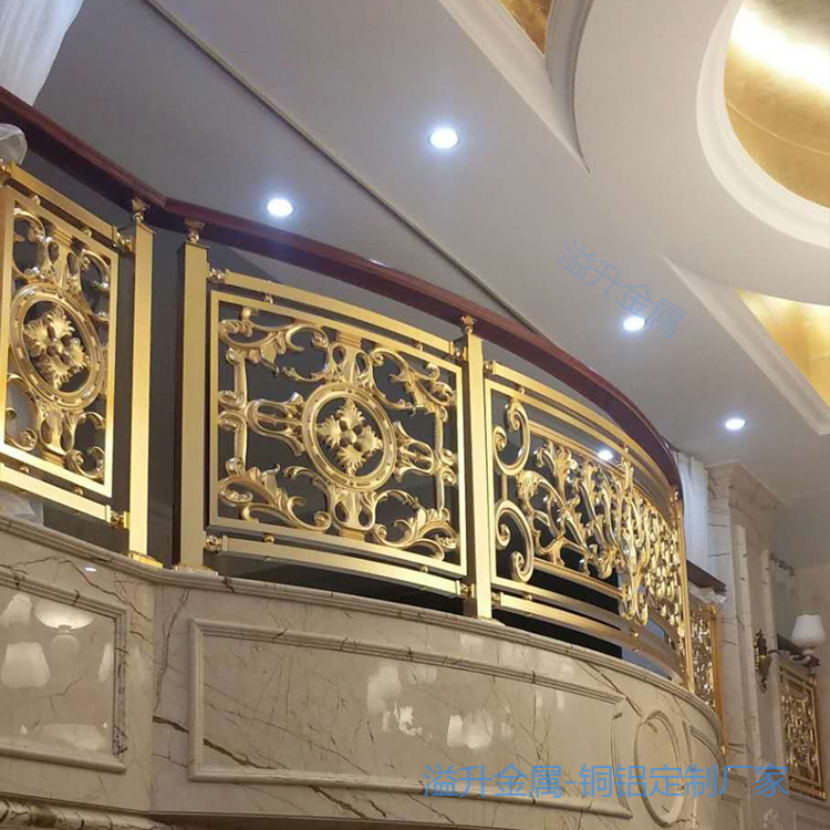 酒店豪华镀金铜楼梯护栏雕花设计图片