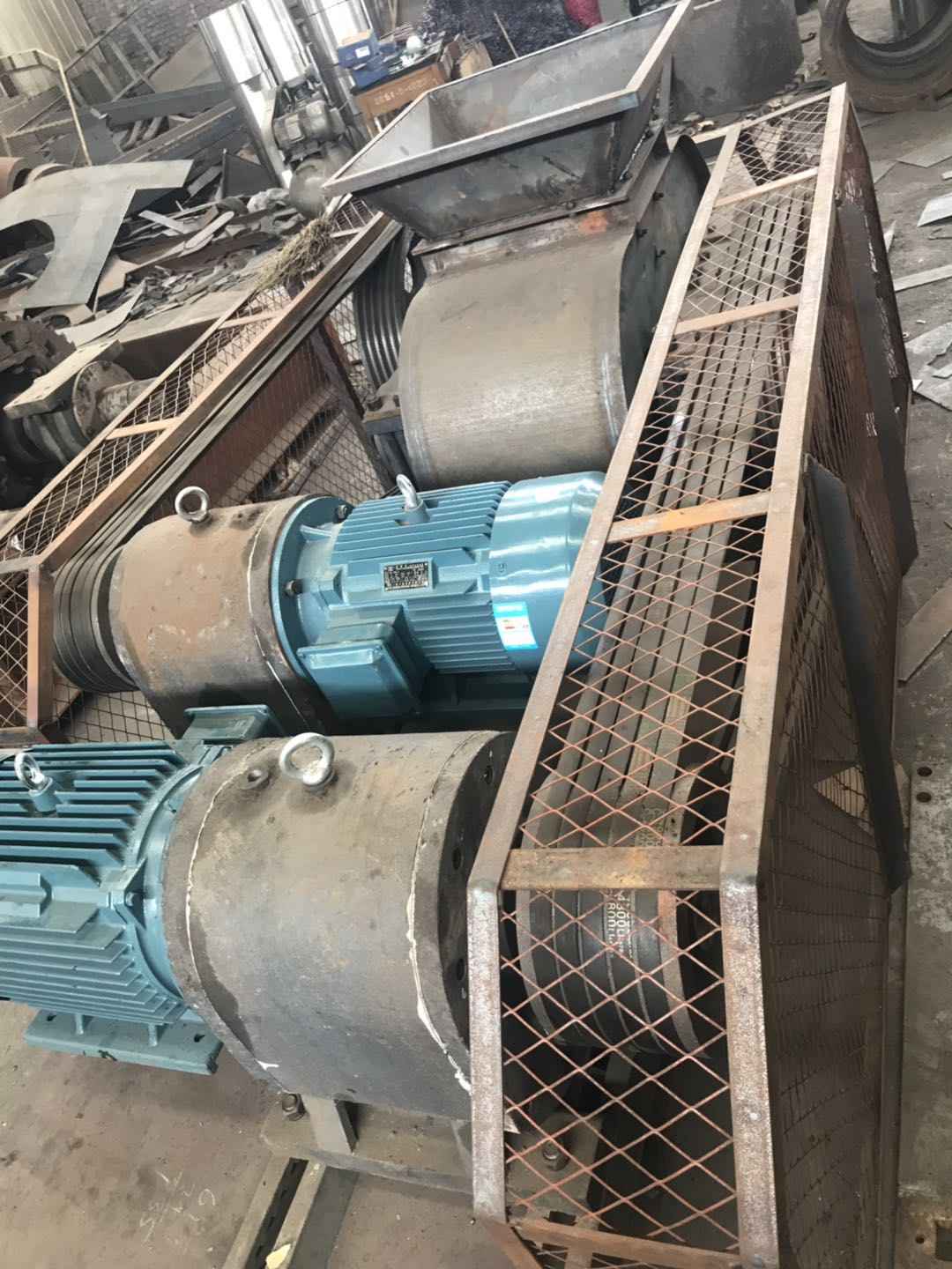 河南对辊制砂机2PG400x600 耐材破碎机厂家直售