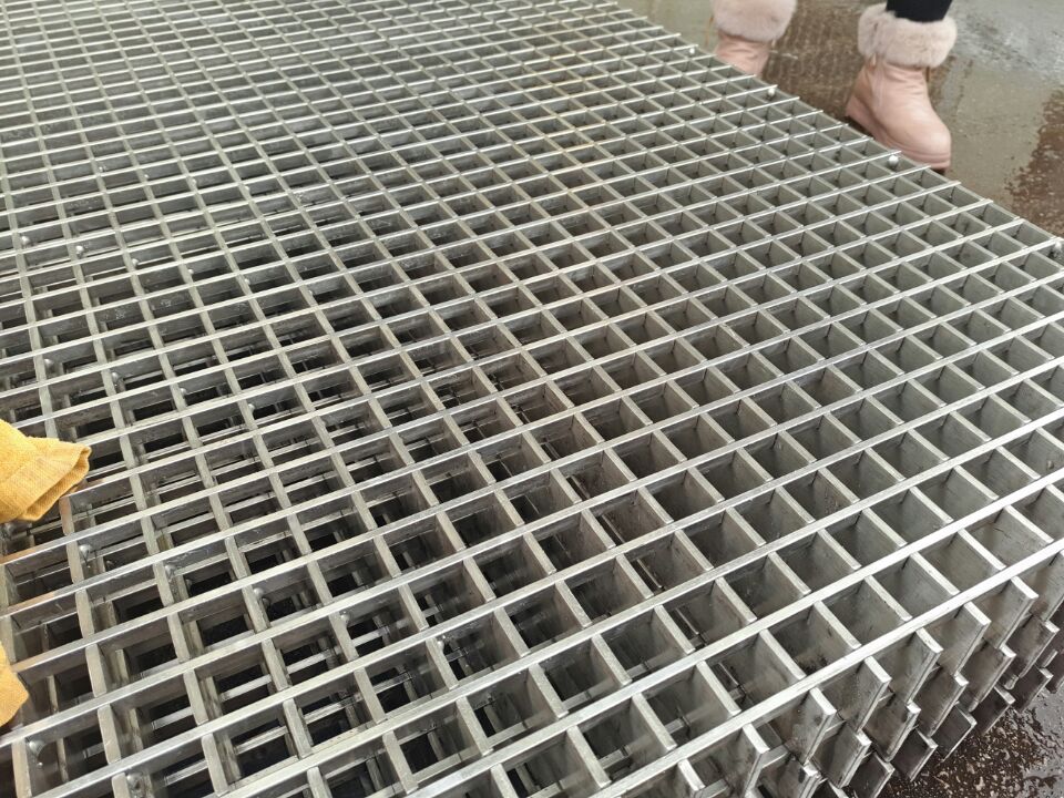 钢格板镀锌生产线 防积污物