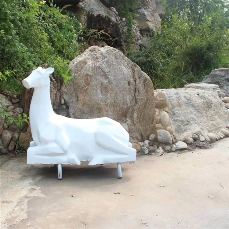 中山鹿动物雕塑玻璃钢