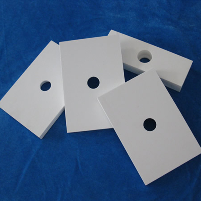 淄博中泽 厂家生产 92带孔氧化铝衬板 陶瓷衬板管道内衬板