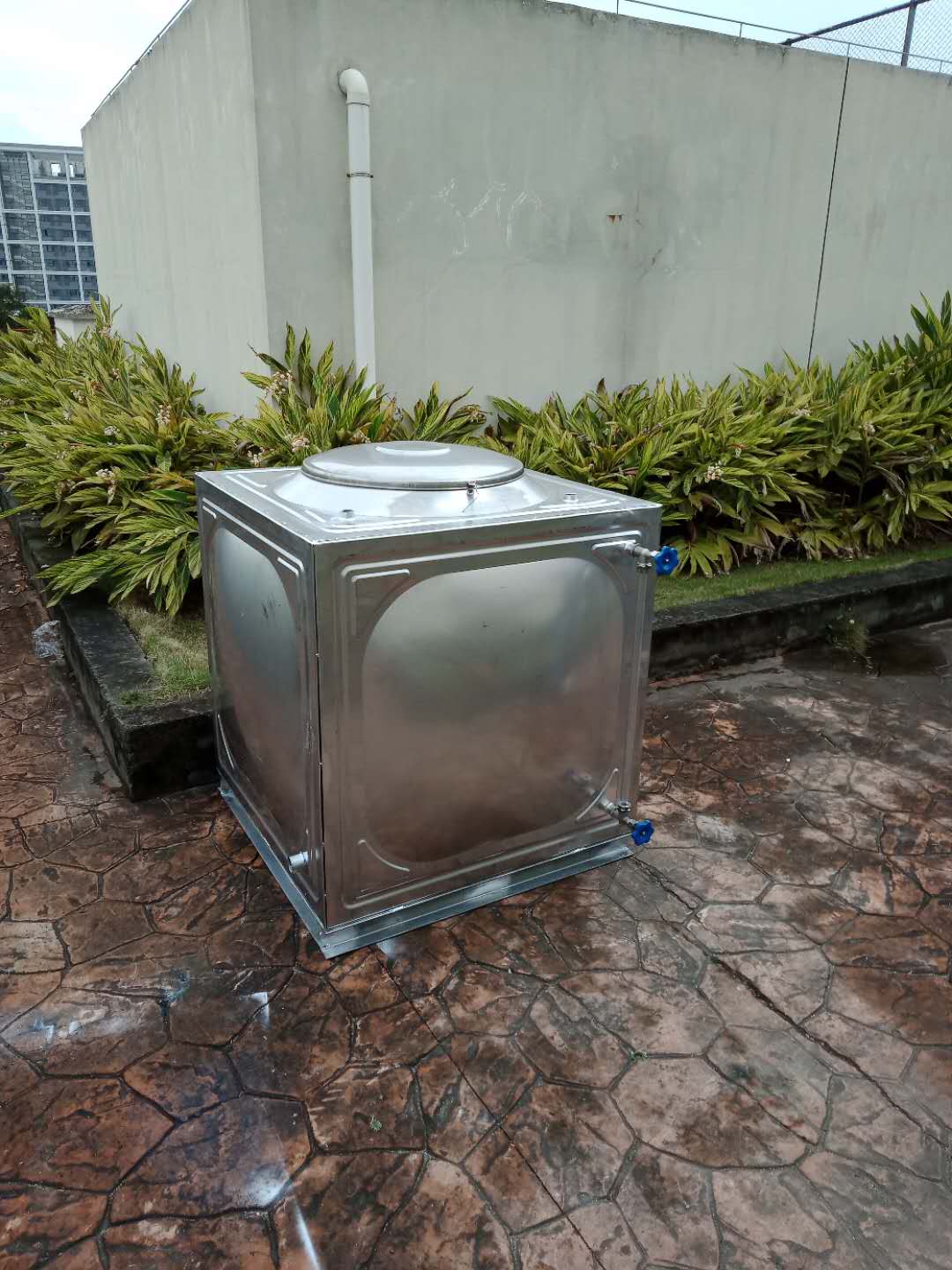 郑州膨胀水箱价格 不锈钢保温膨胀水箱 吨位齐全