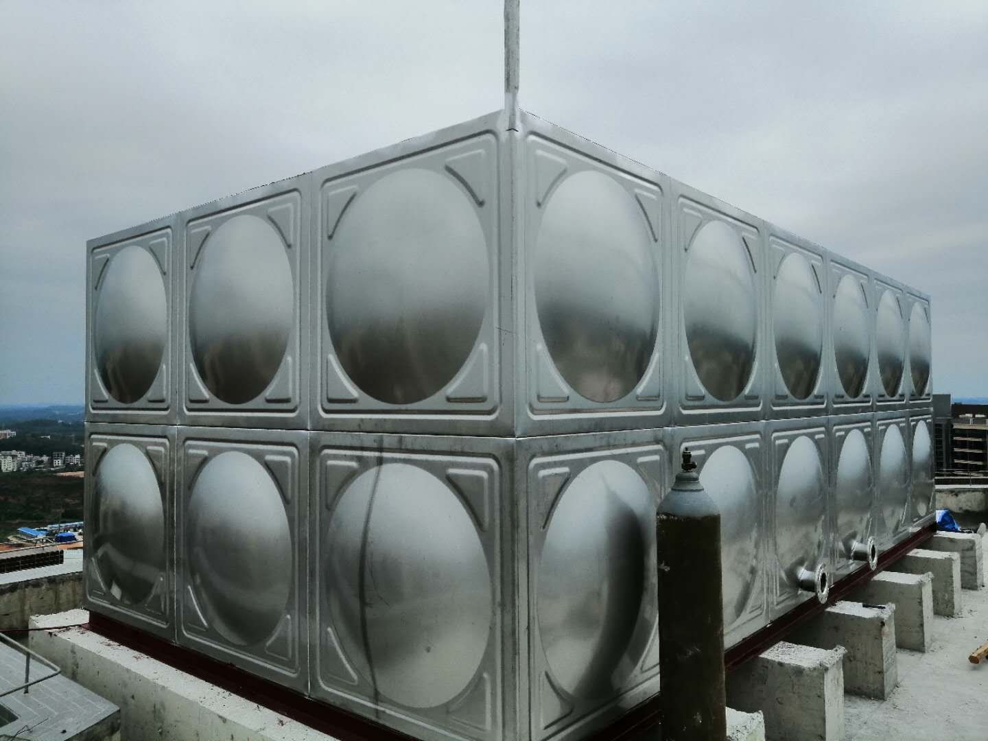 抚州组合式不锈钢水箱定制 组合式保温水箱 15年安装经验